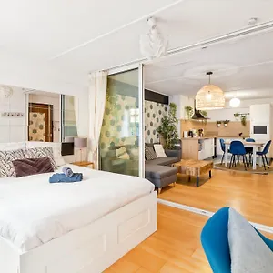 https://2-pieces-spacieux-hyper-centre.midi-pyreneeshotels.com