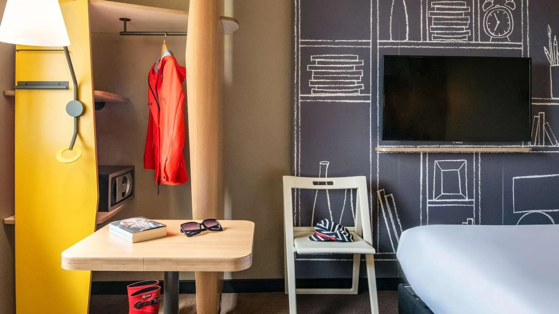 Hotel ibis Pontorson Baie Du Mont Saint Michel France